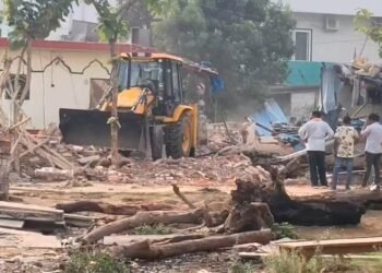 भिलाई में 12 साल बाद चला बुलडोजर, डेढ़ एकड़ EWS जमीन से हटाया गया अतिक्रमण