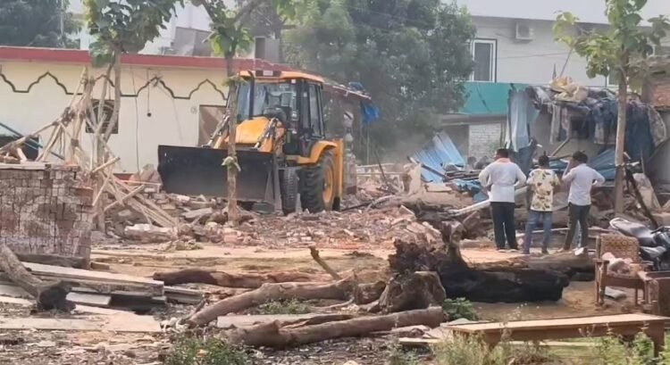 भिलाई में 12 साल बाद चला बुलडोजर, डेढ़ एकड़ EWS जमीन से हटाया गया अतिक्रमण