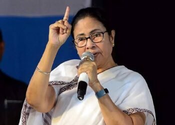 ‘गद्दारों को माफ नहीं करेगी जनता’, पार्टी छोड़ने वालों पर ममता बनर्जी का तीखा हमला