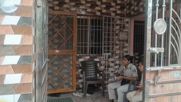 बलौदाबाजार में शराब कारोबारी के ठिकानों पर ACB-EOW की छापेमारी, कई दस्तावेज जब्त