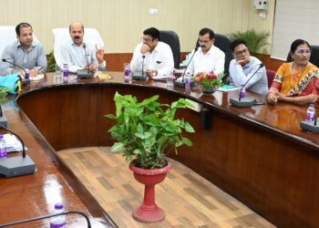 कृषि उत्पादन आयुक्त परदेशी ने किया कृषि विश्वविद्यालय का दौरा