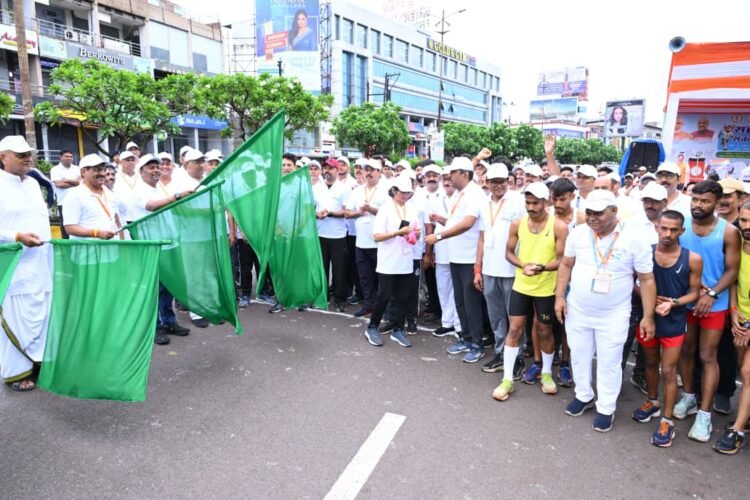 सहकारिता मंत्री ने ‘सहकार संकल्प दौड़’ को दिखाई हरी झंडी,कहा-सहकारिता एक नारा नहीं, बल्कि जन-आंदोलन है