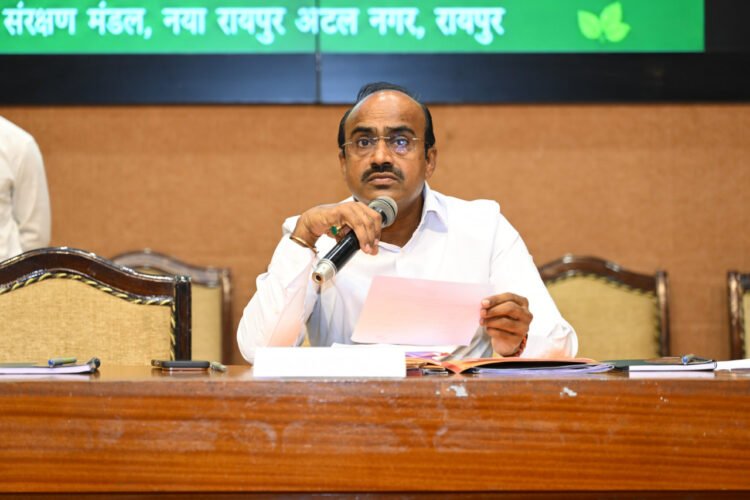 मानसून 2026 वृक्षारोपण अभियान की समीक्षा, उद्योगों को 33% ग्रीन एरिया विकसित करने के निर्देश