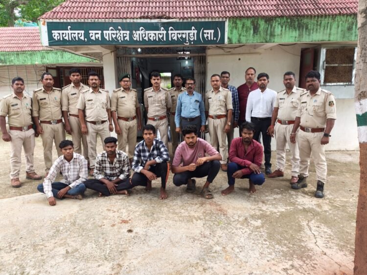 आरक्षित वन में वन्यजीवों के शिकार पर बड़ी कार्रवाई, धामन सांप और गोह के शिकार के मामले में पांच आरोपी गिरफ्तार