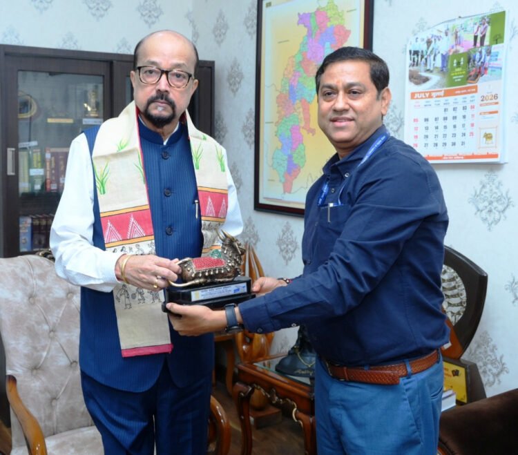 राज्यपाल रमेन डेका से एनएचएआई के क्षेत्रीय अधिकारी ने की भेंट, छत्तीसगढ़ की राष्ट्रीय राजमार्ग परियोजनाओं पर हुई चर्चा
