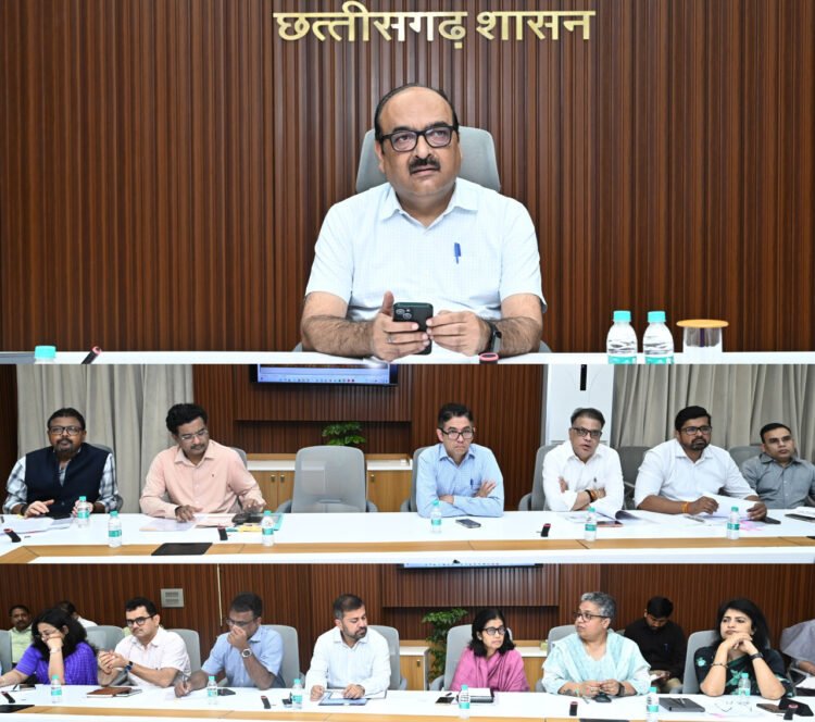 मुख्य सचिव विकासशील ने सचिवों की ली उच्च स्तरीय बैठक, योजनाओं के क्रियान्वयन की समीक्षा की