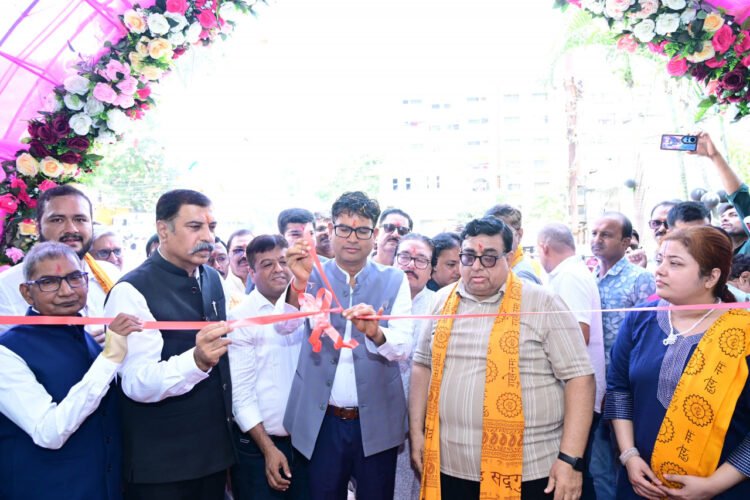 वित्त मंत्री ओपी चौधरी ने किया जीके इलेक्ट्रिक शोरूम का शुभारंभ, स्थानीय व्यापार और रोजगार को मिलेगा बढ़ावा, आधुनिक सुविधाओं से ग्राहकों को होगा लाभ