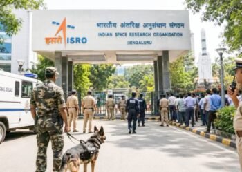 ISRO मुख्यालय को बम से उड़ाने की धमकी, परिसर खाली कर घंटों चली तलाशी; कुछ नहीं मिला