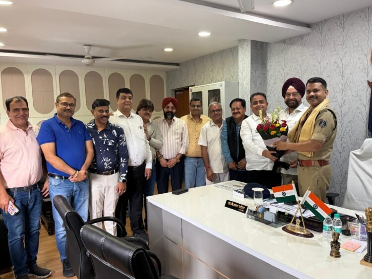छत्तीसगढ़ चेम्बर प्रतिनिधिमंडल ने पुलिस उपायुक्त एवं अतिरिक्त पुलिस उपायुक्त से की सौजन्य मुलाकात