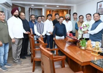 व्यापारियों के हितों की पैरवी में आगे आया चेम्बर, सतीश थौरानी ने मुख्यमंत्री को सौंपा मांगपत्र