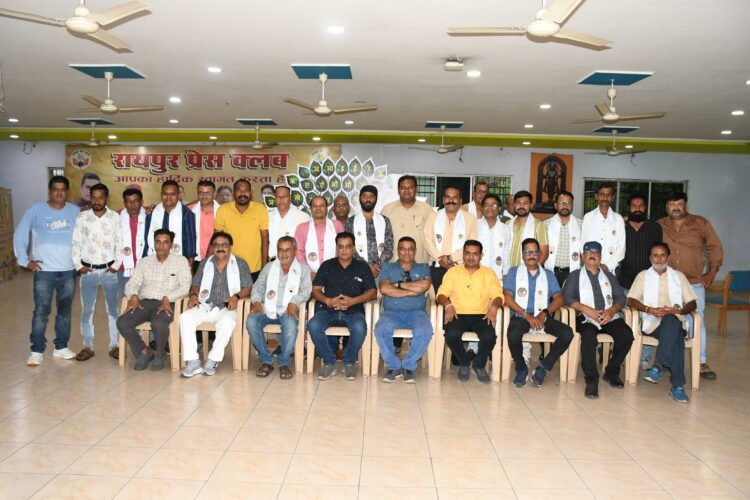 विश्व खेल पत्रकार दिवस पर रायपुर प्रेस क्लब में खेल पत्रकारों का आत्मीय मिलन एवं सम्मान समारोह