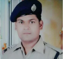 राजनांदगांव स्टेशन पर RPF जवान ने बचाई यात्री की जान, बड़ा हादसा टला