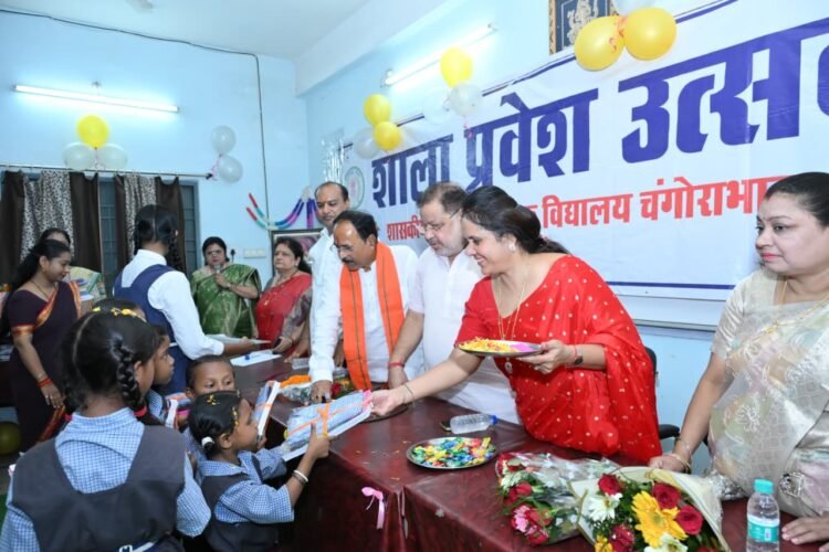 शाला प्रवेशोत्सव में शामिल हुए विधायक सुनील सोनी, नवप्रवेशी बच्चों का किया आत्मीय स्वागत