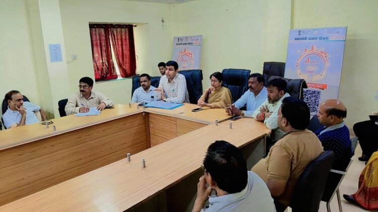 ठोस अपशिष्ट प्रबंधन नियम-2026 के पालन को लेकर दुर्ग निगम सख्त, बल्क वेस्ट जनरेटरों की हुई अहम बैठक