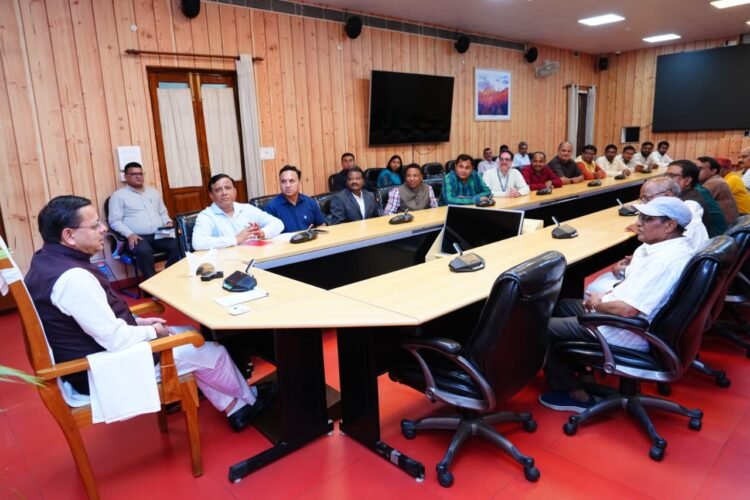 उत्तराखंड के मुख्यमंत्री धामी से छत्तीसगढ़ के मीडिया प्रतिनिधियों की सौजन्य भेंट, विकास और विरासत पर हुई विस्तृत चर्चा