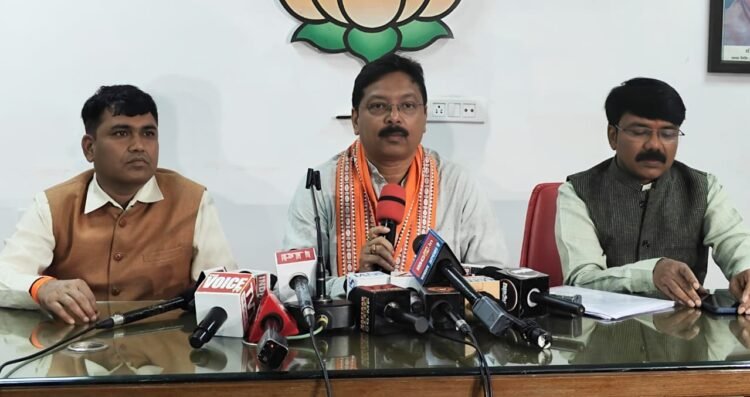 कांग्रेसी झूठे नैरेटिव सेट कर अराजकता फैलाने की कोशिश कर रही है: अनुराग सिंहदेव