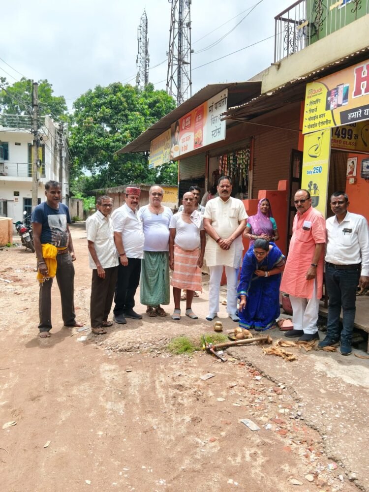नगर विकास को मिली रफ्तार, नपा अध्यक्ष ईश्वर सिंह ठाकुर ने 12 लाख के विकास कार्यों का किया स्थल पूजन
