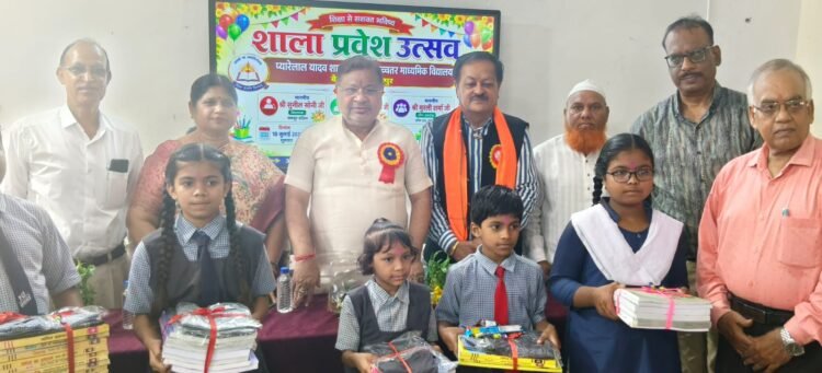रायपुर दक्षिण विधायक सुनील सोनी ने किया शाला प्रवेशोत्सव का शुभारंभ, बच्चों का किया स्वागत