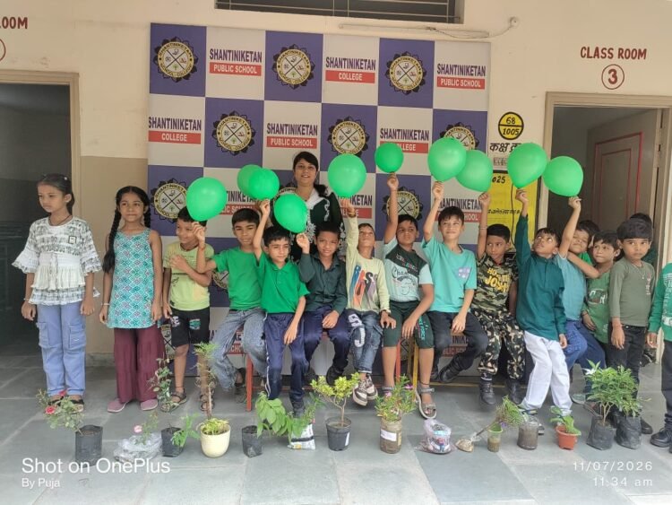 शांतिनिकेतन पब्लिक स्कूल में धूमधाम से मनाया गया “ग्रीन डे”