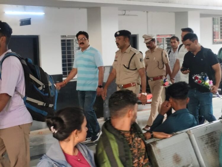 नौगई तिहरा हत्याकांड की जांच शुरू, CBI टीम पहुंची घटनास्थल