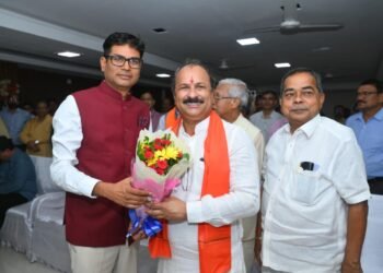 रायपुर विकास प्राधिकरण के नए उपाध्यक्ष डॉ. जय प्रकाश शर्मा ने संभाला पदभार
