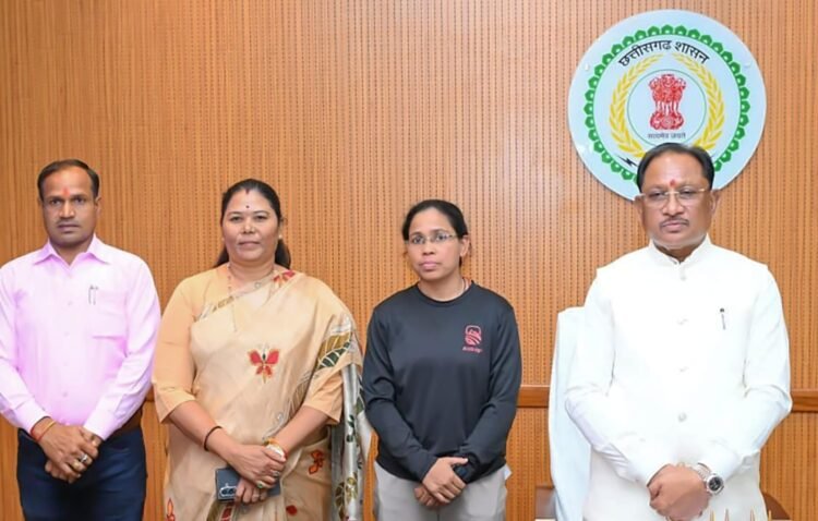 मुख्यमंत्री साय ने माउंट एवरेस्ट फतह करने वाली पर्वतारोही अमिता श्रीवास को दी बधाई
