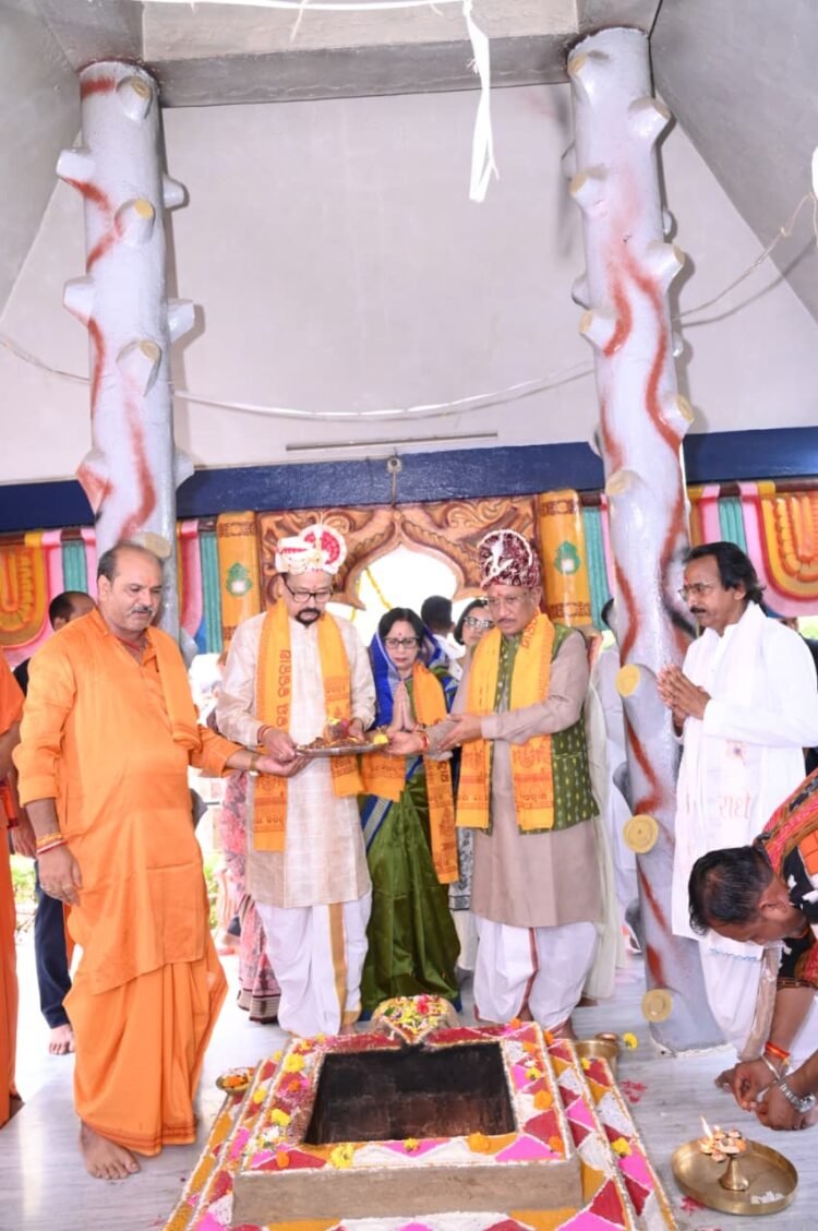 भक्ति, संस्कृति और सेवा का अनुपम संगम बना रायपुर — गायत्री नगर से निकली भगवान श्री जगन्नाथ की भव्य रथयात्रा,  राज्यपाल एवं मुख्यमंत्री ने निभाई ‘छेरा पहरा’ की ऐतिहासिक परंपरा
