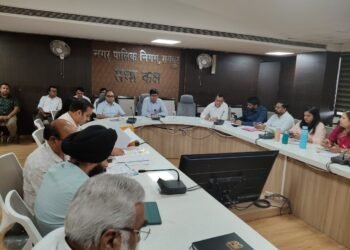 नगर निगम आयुक्त सख्त, अवैध नल कनेक्शन और प्लॉटिंग पर कार्रवाई के निर्देश