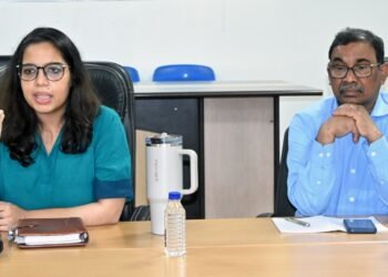 पर्यावरण संरक्षण को लेकर आयुक्त ने ली बैठक, शहर को हरा-भरा बनाने वृक्षारोपण की कार्ययोजना पर हुई चर्चा