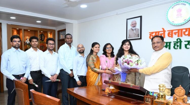 सीएम विष्णुदेव साय से मिले अखिल भारतीय सेवाओं में चयनित अभ्यर्थी, दी बधाई और शुभकामनाएं