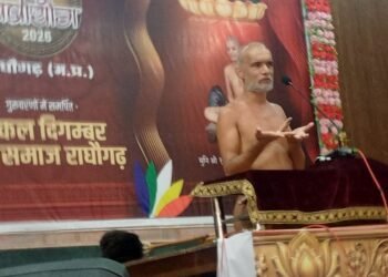 श्रेष्ठ अभिभावक बन माता-पिता बच्चों को संस्कारित करें