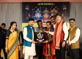 600 वर्ष पुराने ऐतिहासिक गोंचा महापर्व में बिखरा भक्ति का रंग, पद्मश्री अनुज शर्मा के भजनों से सराबोर हुआ जगदलपुर
