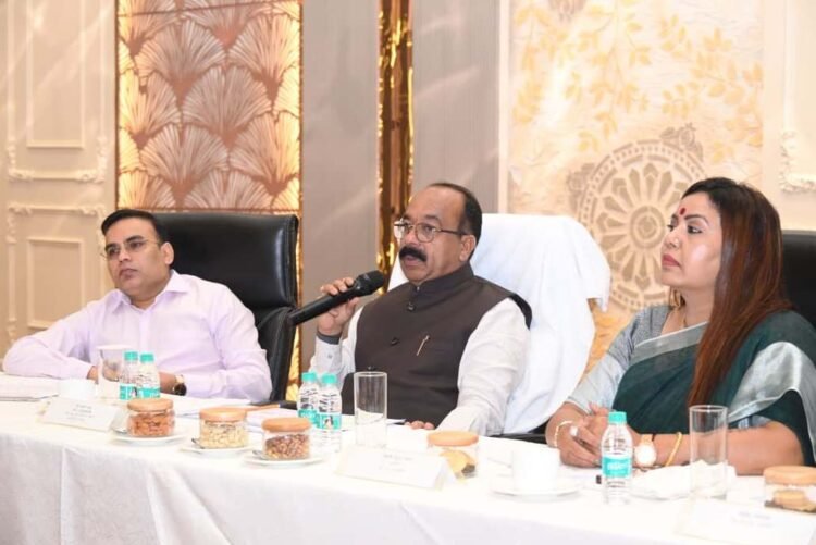 उप मुख्यमंत्री ने खेल विभाग के कार्यों की समीक्षा की,कहा-छत्तीसगढ़ को खेल हब बनाने नई सोच और विजन के साथ करें काम