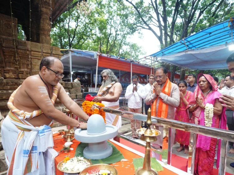 मुख्यमंत्री साय ने भोरमदेव धाम में की पूजा-अर्चना, प्रदेश की सुख-समृद्धि के लिए की मंगलकामना