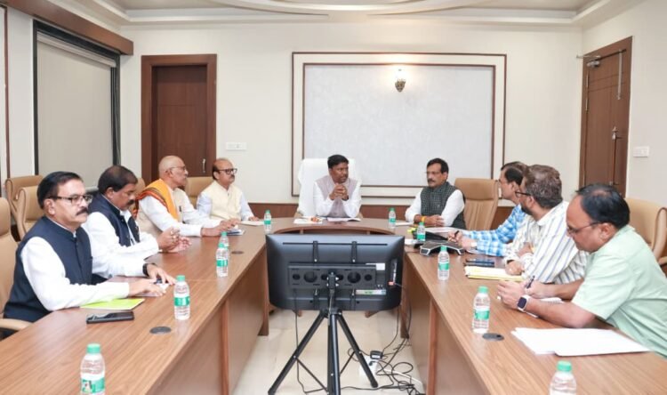 अपैक्स बैंक एवं जिला सहकारी बैंकों के अध्यक्षों के साथ मंत्री ने की उच्चस्तरीय समीक्षा बैठक,कहा-सहकारिता क्षेत्र को और मजबूत बनाने पर दें जोर