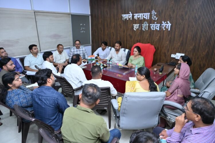 महापौर मीनल चौबे सख्त, अवैध निर्माण और अतिक्रमण पर तत्काल कार्रवाई के निर्देश