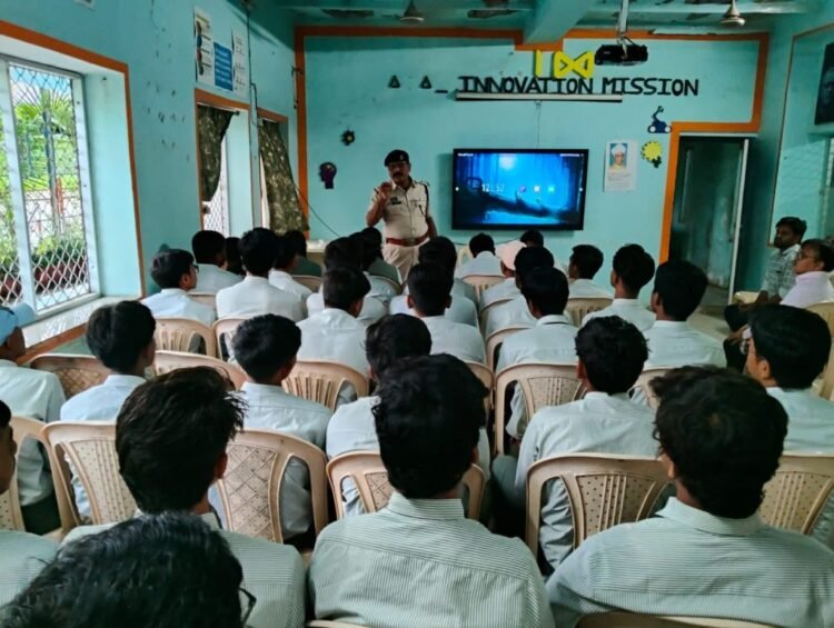 धमतरी पुलिस का बड़ा अभियान, नाबालिगों को वाहन देने पर अभिभावकों पर होगी कार्रवाई