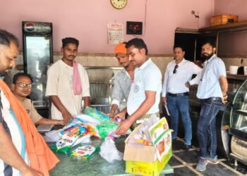 सिंगल यूज़ प्लास्टिक के विरुद्ध नगर पंचायत माना कैंप की कार्रवाई, 19 दुकानों से ₹10,800 का जुर्माना वसूला