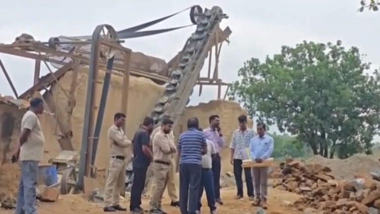 सूरजपुर में प्रशासन की बड़ी कार्रवाई, 3 स्टोन क्रेशर सील