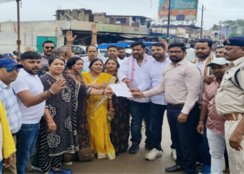 नीट पेपर लीक पर कांग्रेस का हल्ला बोल, लोरमी में धरना-प्रदर्शन