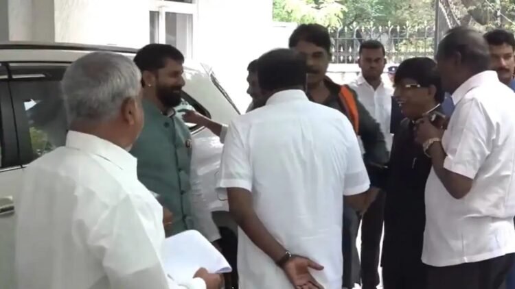 कर्नाटक में SIR पर सियासी घमासान, NDA ने चुनाव आयोग से की धांधली की शिकायत