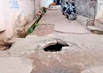 बारिश में खुले गड्ढों पर सरकार सख्त, सभी नगरीय निकायों को तत्काल कार्रवाई के निर्देश