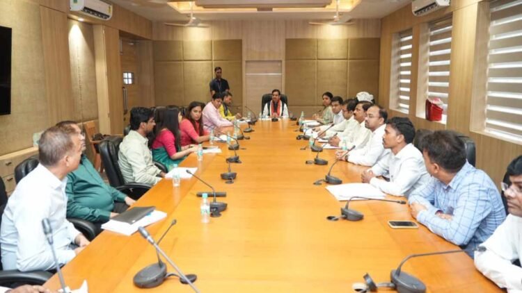 केंद्रीय मंत्री तोखन साहू ने झारखंड में की शहरी विकास योजनाओं की समीक्षा, अधिकारियों को दिए सख्त निर्देश