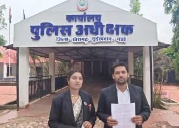 अंतरजातीय विवाह के बाद वकील दंपती का सामाजिक बहिष्कार, 35 हजार वसूली का आरोप