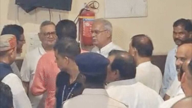 शराब घोटाले के आरोपी रामगोपाल अग्रवाल की न्यायिक हिरासत 5 अगस्त तक बढ़ी, कोर्ट पहुंचे भूपेश बघेल