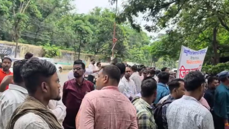स्मार्ट बिजली मीटर के विरोध में प्रदेशभर में प्रदर्शन, मीटर रीडरों ने CSEB मुख्यालय का किया घेराव