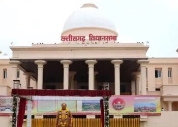 नई विधानसभा में निर्माण की पोल? फॉल्स सीलिंग गिरने से मचा हड़कंप