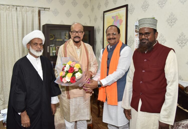 राज्यपाल रमेन डेका से छत्तीसगढ़ राज्य हज कमेटी के अध्यक्ष ने की सौजन्य भेंट