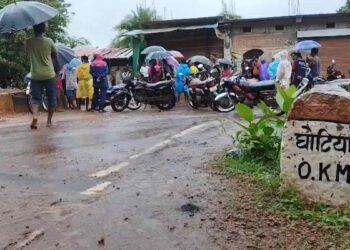 स्कूल बस की चपेट में आई 2 साल की मासूम, मौके पर मौत