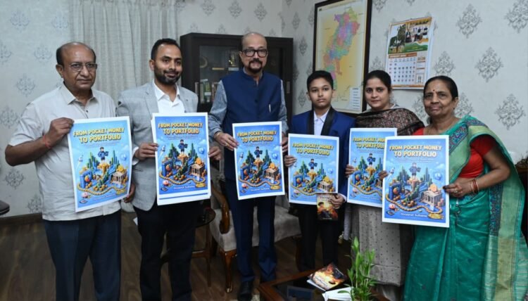 राज्यपाल डेका ने 12 वर्षीय छात्र मास्टर दिव्यांश की पुस्तक ‘थॉट्स अबाउट गॉड‘ का किया विमोचन